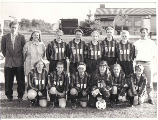 Unsere Damen 1996 mit Trainer Hans-Jrgen Wunder