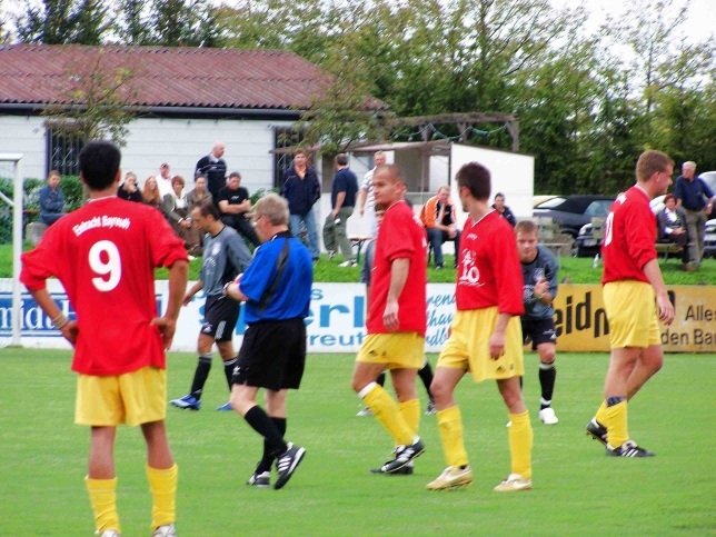 Die Schl�sselszene des Spiels in der 82. Minute. 