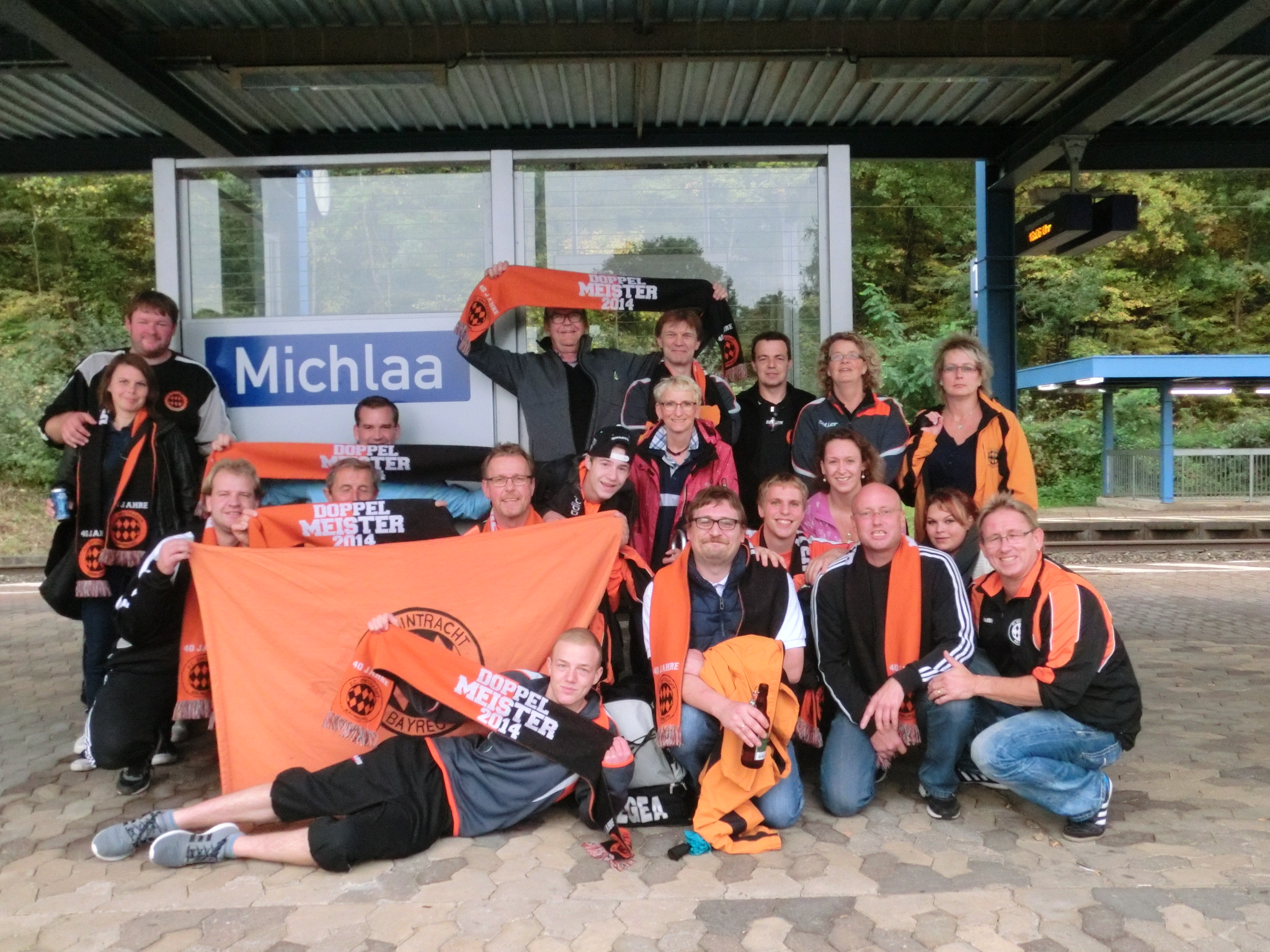 Eintracht-Fans begleiten die Damen zum Auswärtsspiel in Michelau