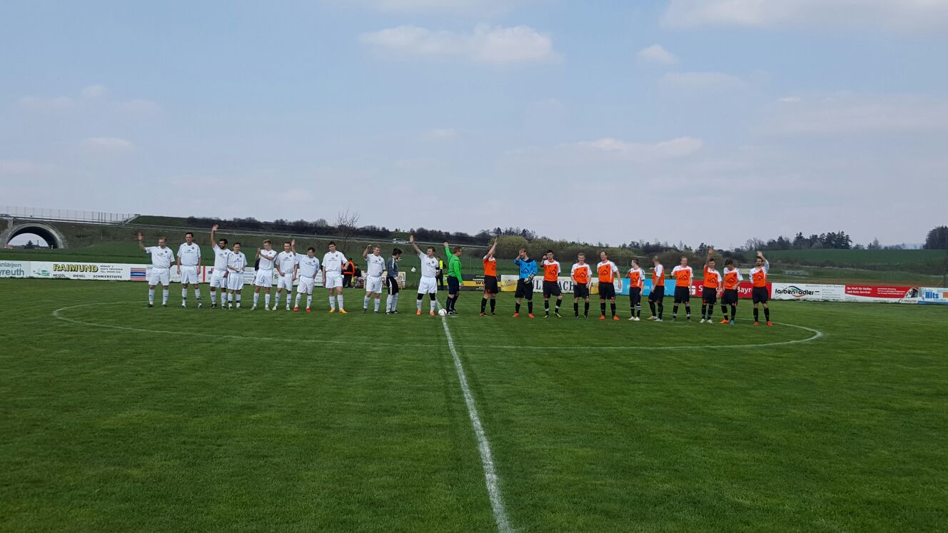 Ein Servus an die Fans beim 4:1 in Schreez