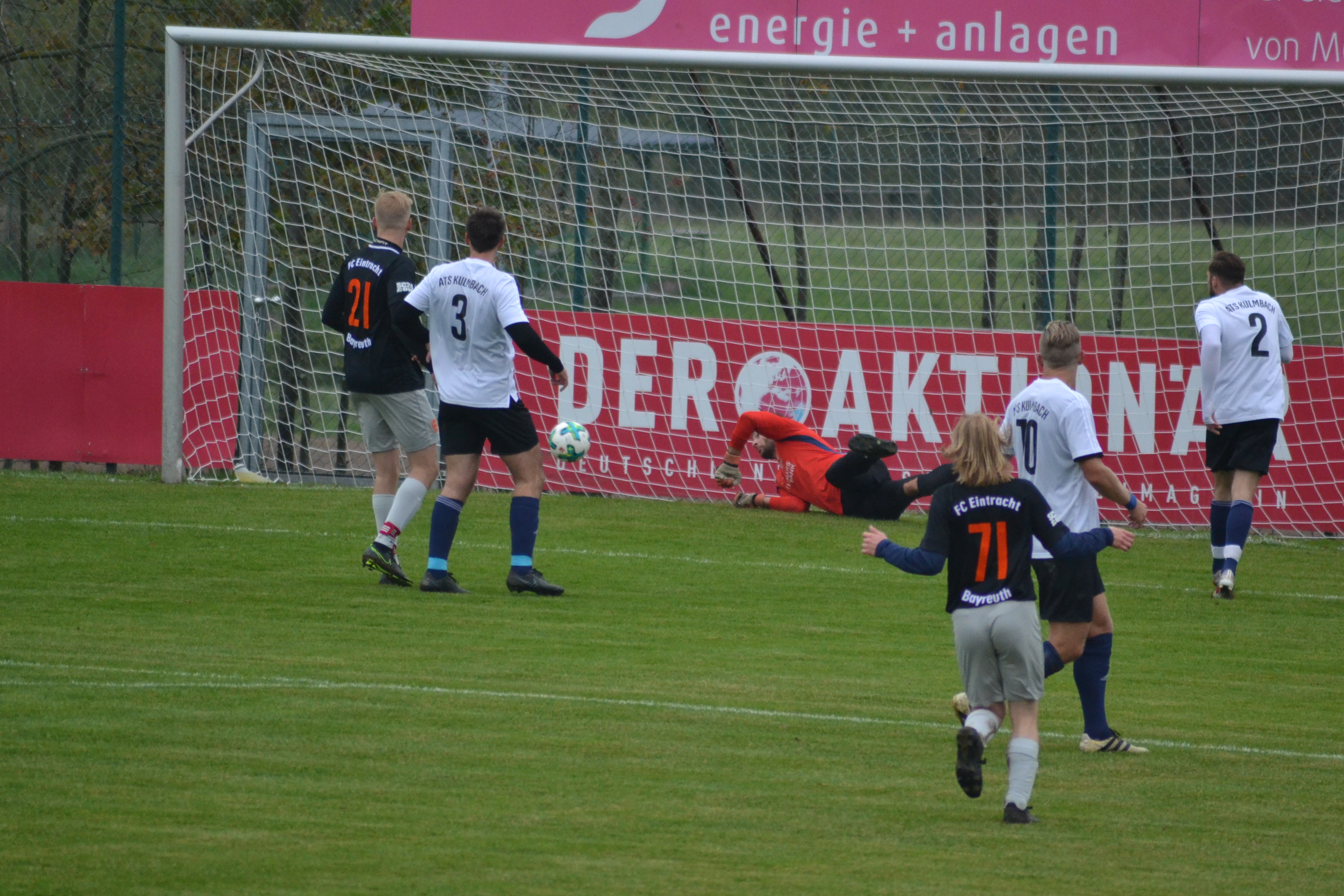 Der FC Eintracht Bayreuth geht beim AtS Kulmbach in Führung