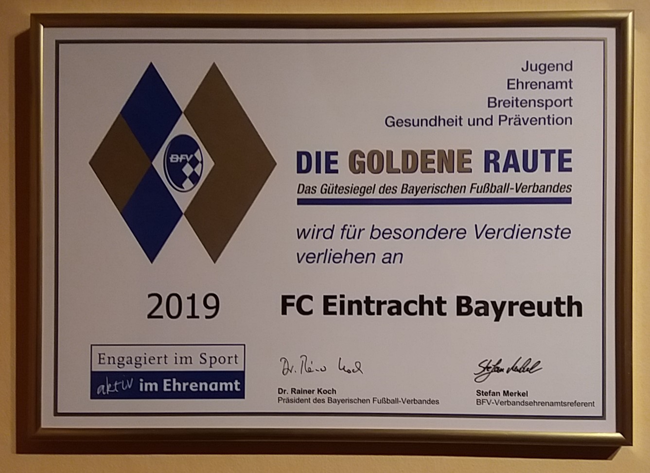 Das Gütesiegel „Goldene Raute“ des Bayerischen Fußball-Verbandes