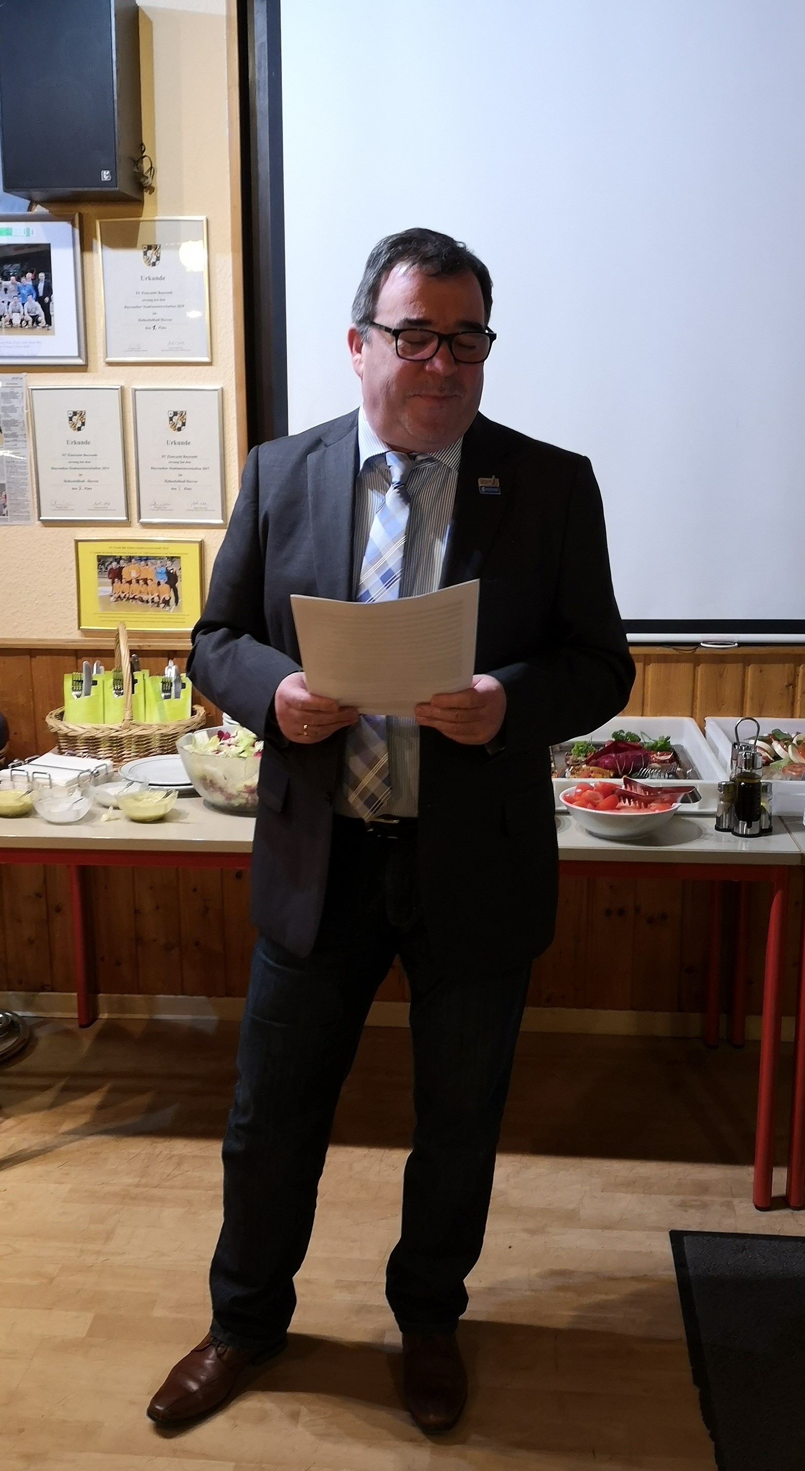 Kreisehrenamtsbeauftragter Stefan Schmitt bei der Laudatio
