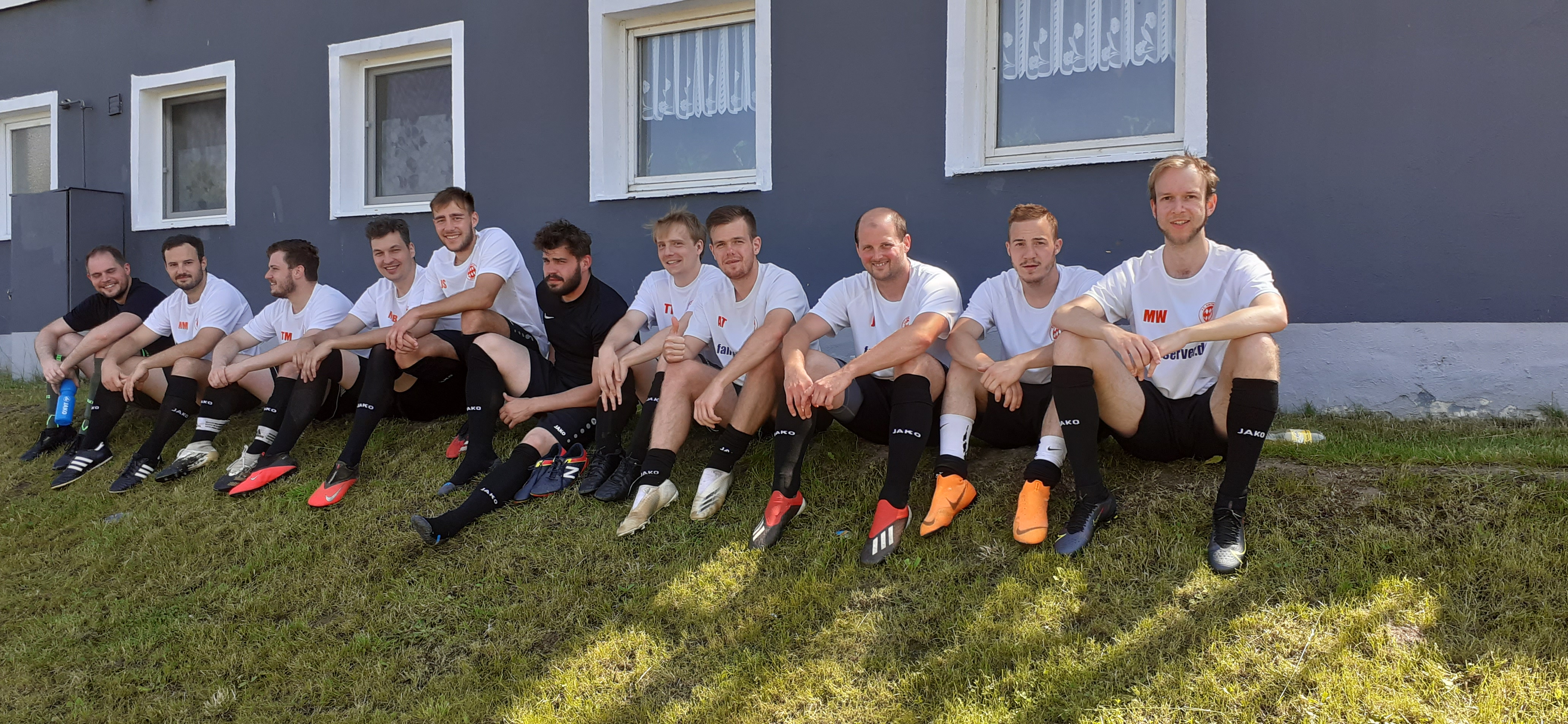 Die 1 A verbrachte die erste Hälfte im Schatten der Tribüne
