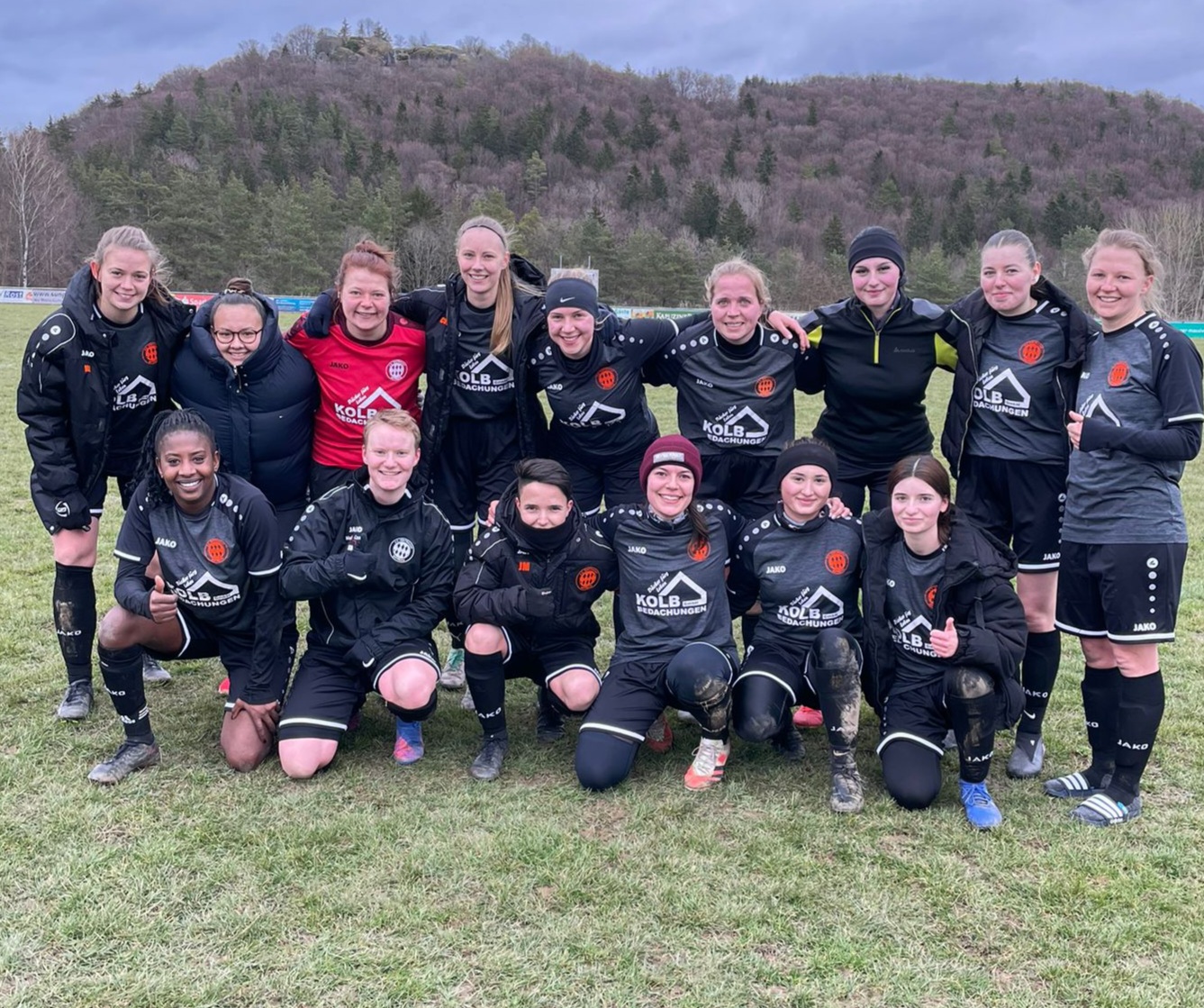 „Daumen hoch, Mädels“ – der Verein steht hinter dem Team