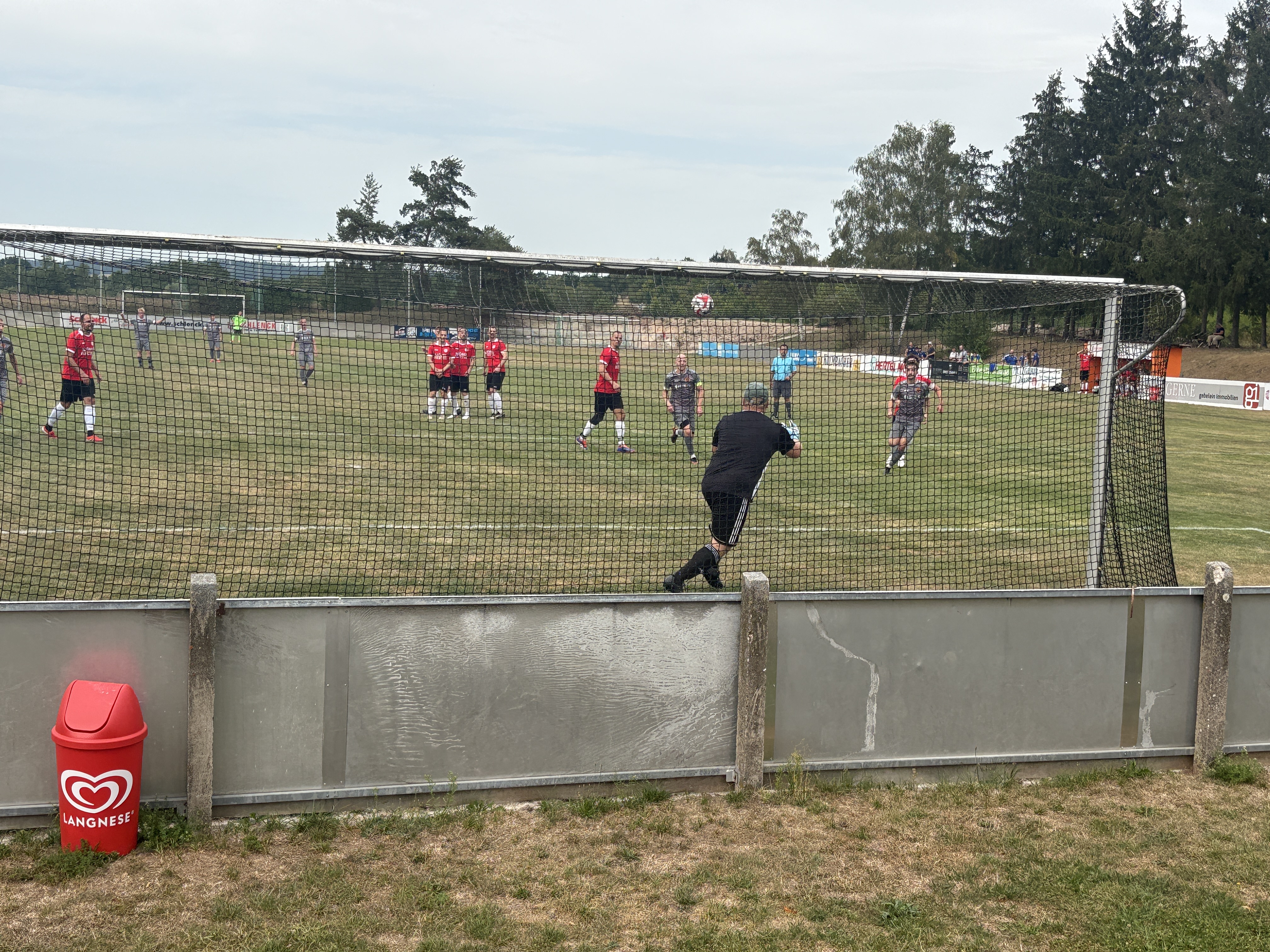 Eintracht trennt sich im intensiven Schlagabtausch 1:1