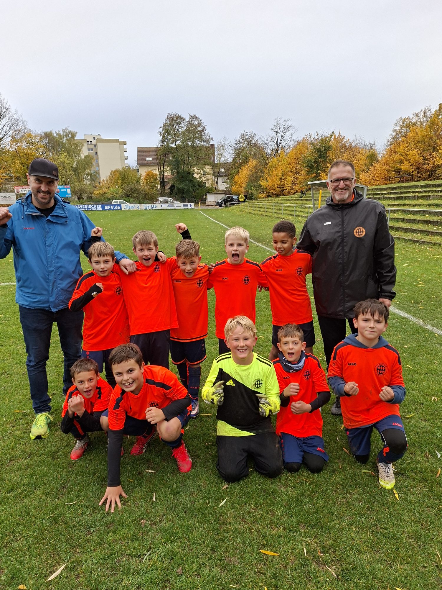 E-Junioren gewinnen beim FSV Bayreuth 2 und bleiben Tabellenführer