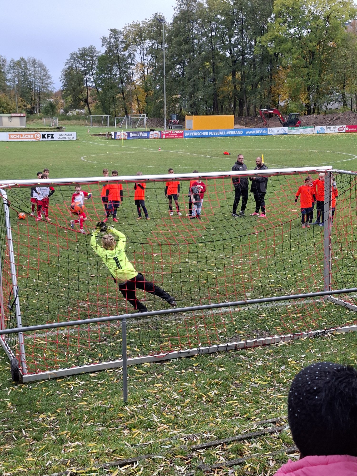 E-Junioren gewinnen beim FSV Bayreuth 2 und bleiben Tabellenführer